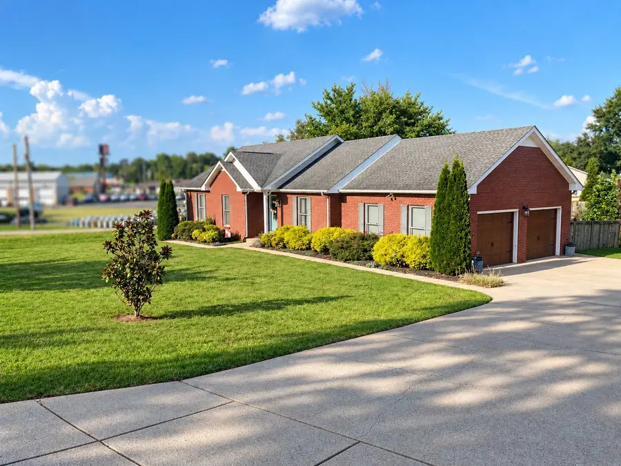 301 Locust Rd, Clarksville, TN 37043 - #3