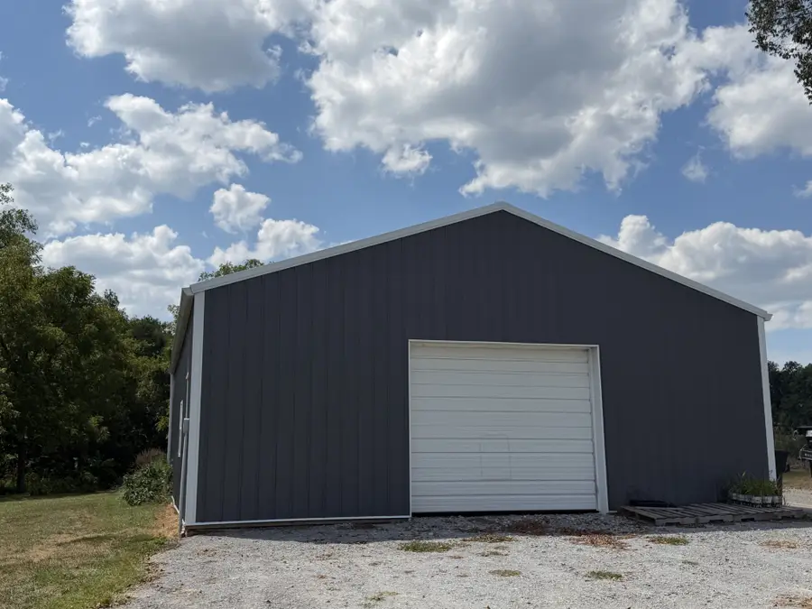 305 Maxwell Branch Rd, Cottontown, TN 37048 - #3