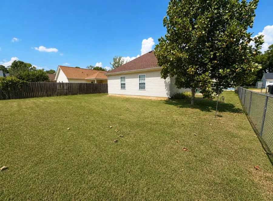 551 Albion Cir, Gallatin, TN 37066 - #3