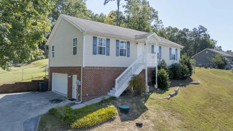 13215 Emerald Creek Cir, Soddy Daisy, TN 37379 - #2