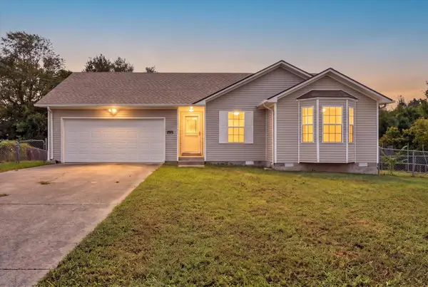 727 Shetland Dr, Oak Grove, KY 42262
