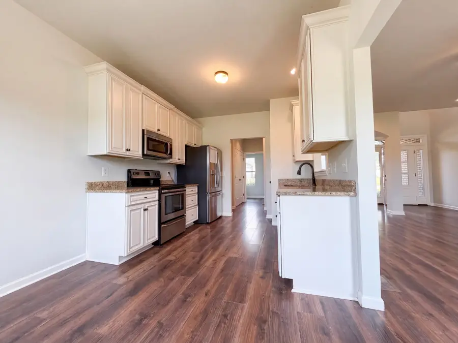 308 W Winterberry Trl, White House, TN 37188 - #2