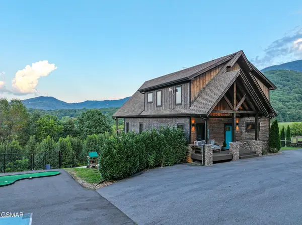 3379 Robeson Road, Sevierville, TN 37862