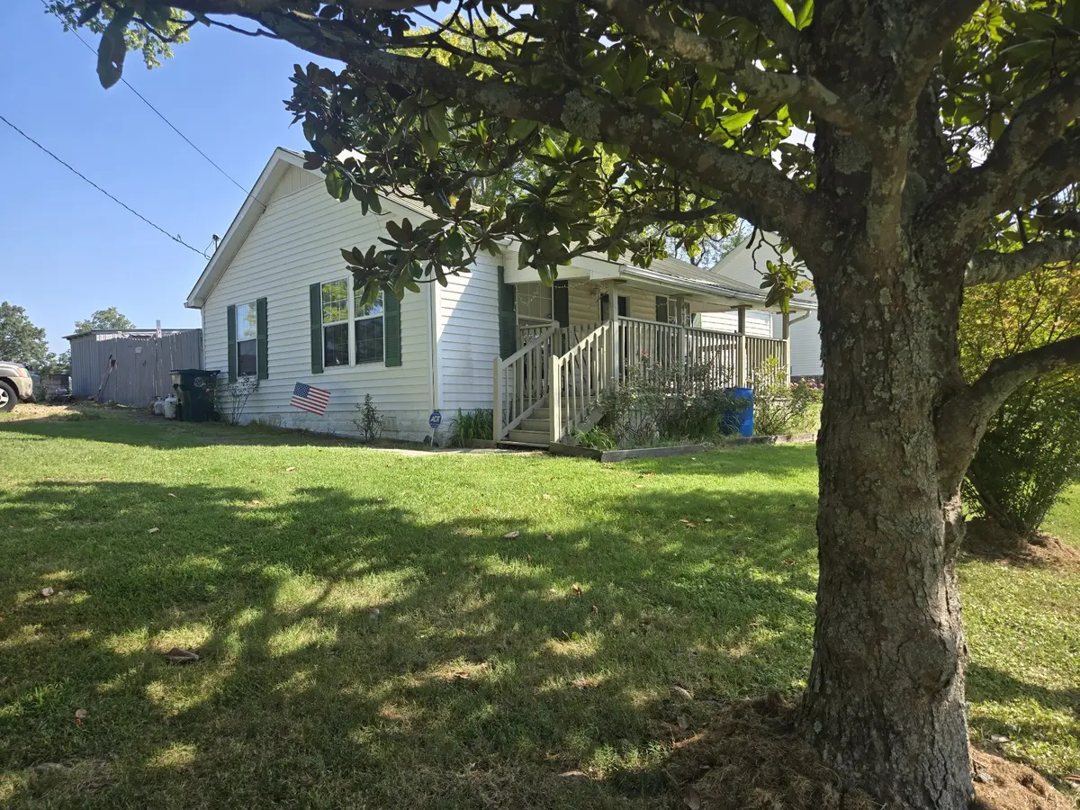 474 High St E, McEwen, TN 37101 - #1