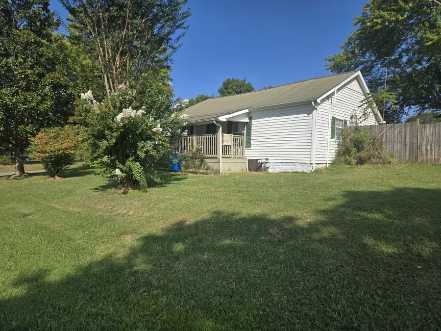 474 High St E, McEwen, TN 37101 - #2