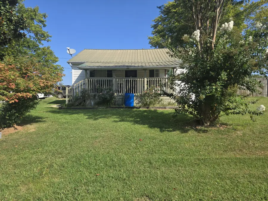 474 High St E, McEwen, TN 37101 - #3