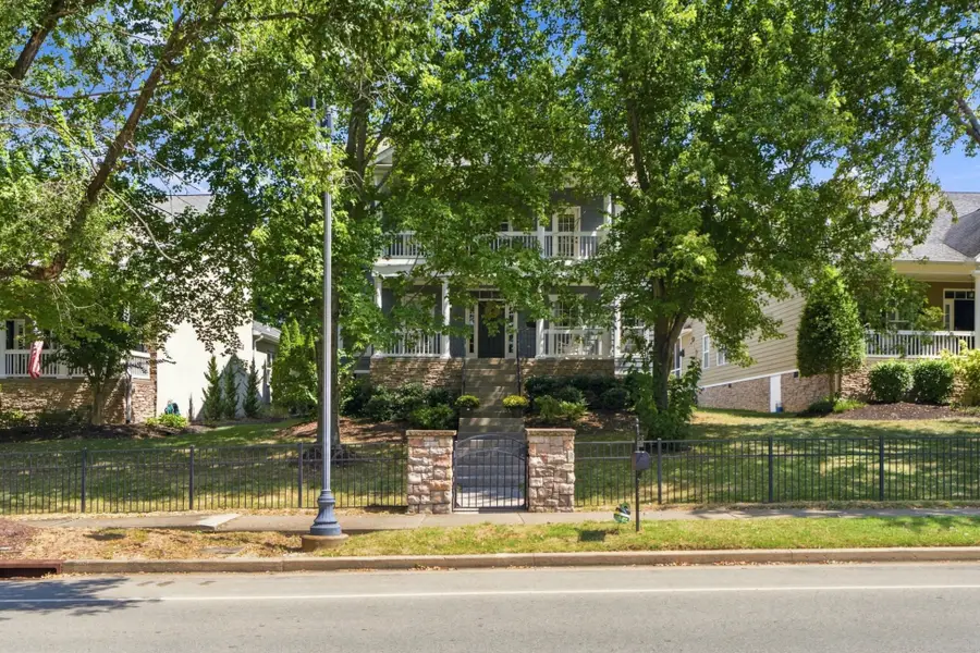 3026 Oxford Glen Dr, Franklin, TN 37067 - #2