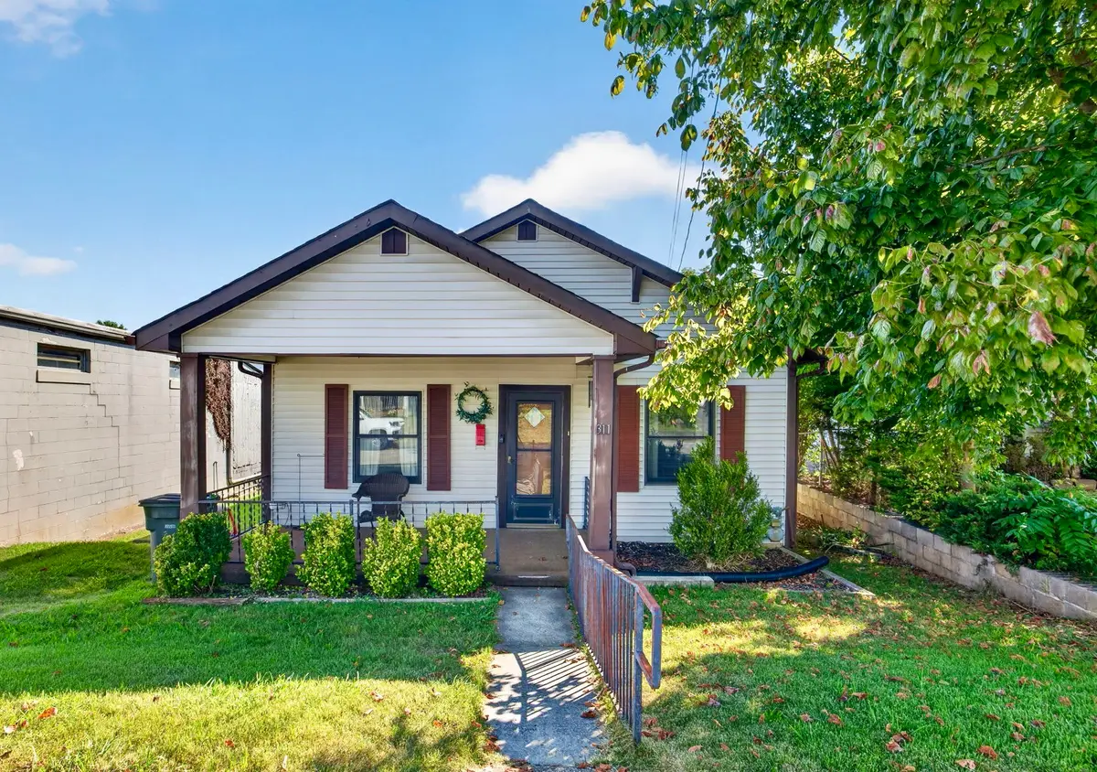 311 Clark St, Sparta, TN 38583 - #1