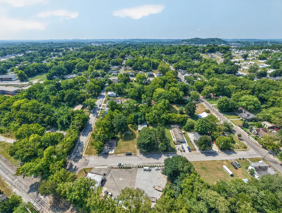 636 Delaware Ave, Madison, TN 37115 - #2