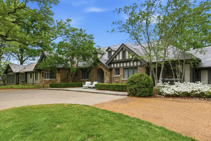 3800 Woodlawn Dr, Nashville, TN 37215 - #3
