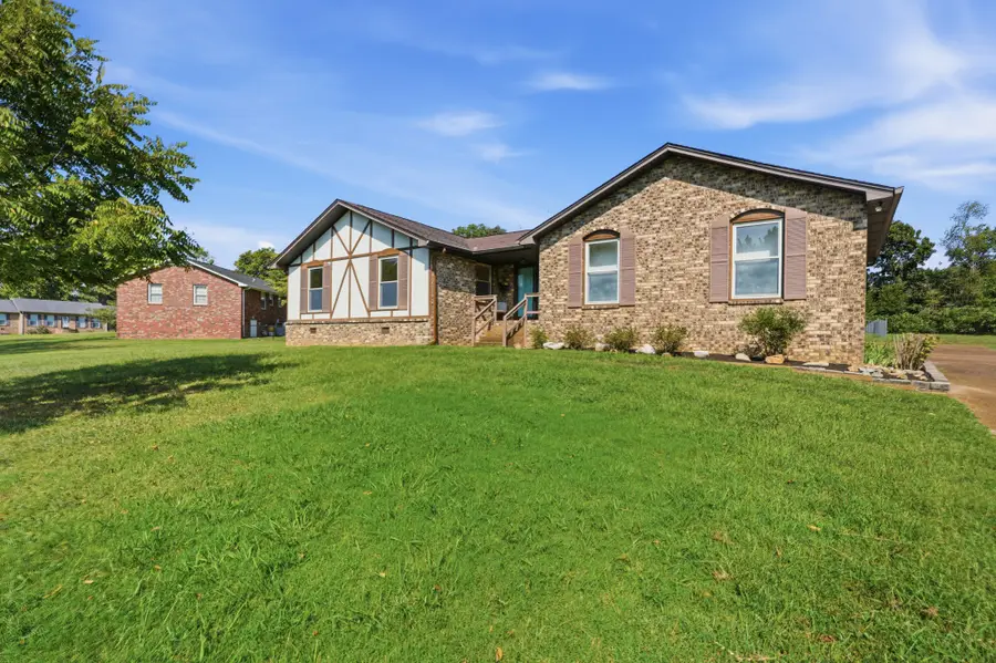 107 Stonewall Dr, Springfield, TN 37172 - #3