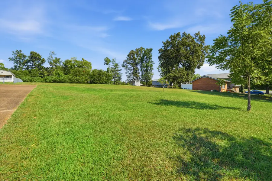 105 Stonewall Dr, Springfield, TN 37172 - #2