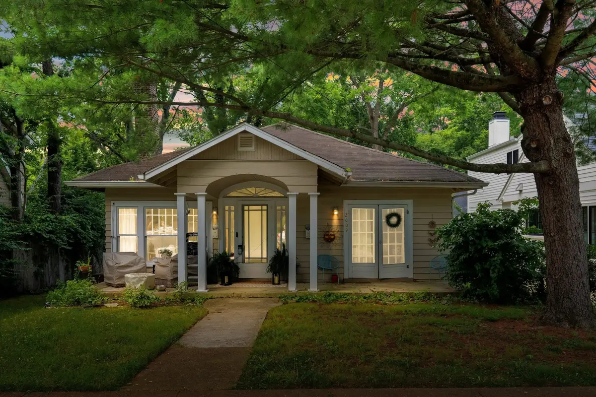 2609 Sunset Pl, Nashville, TN 37212 - #1