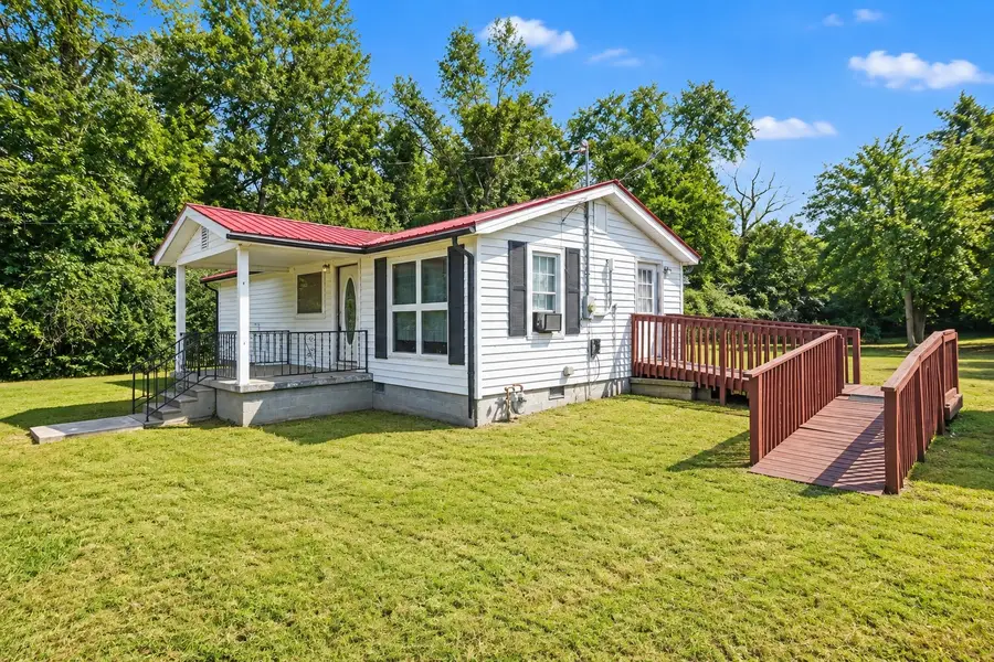 222 College St, Burns, TN 37029 - #3