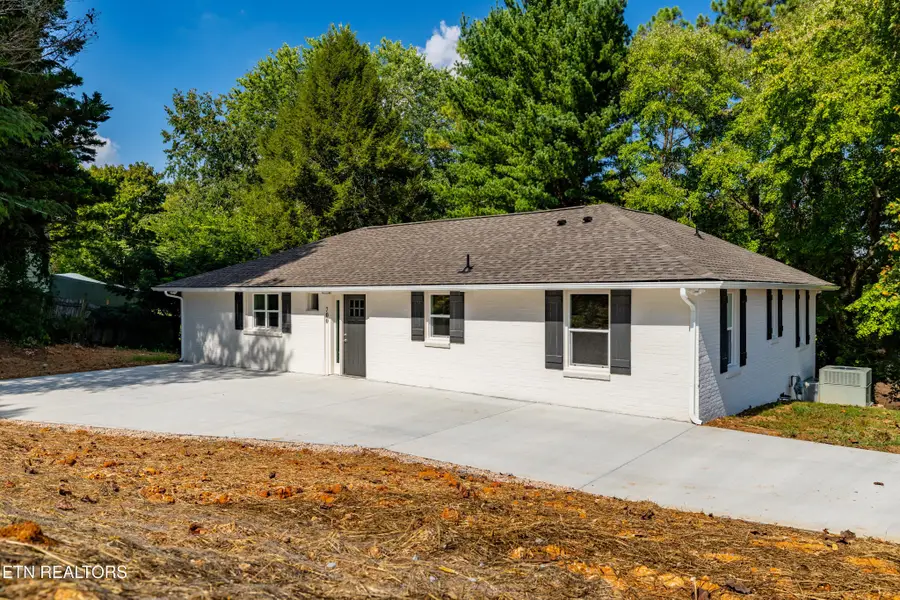 700 Lakeview Drive, Loudon, TN 37774 - #2