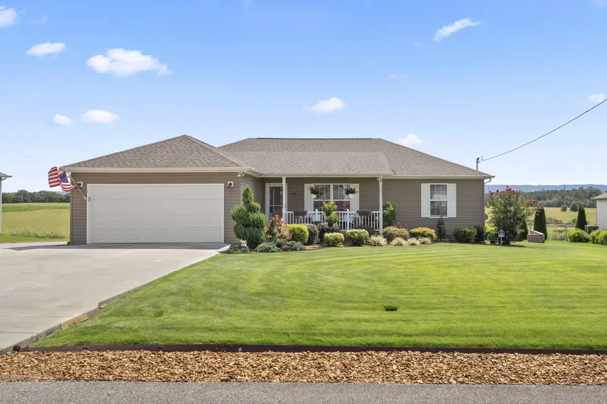 539 Strawberry Dr, Winchester, TN 37398 - #1