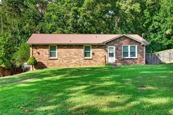 405 Corinne Cir, Clarksville, TN 37040