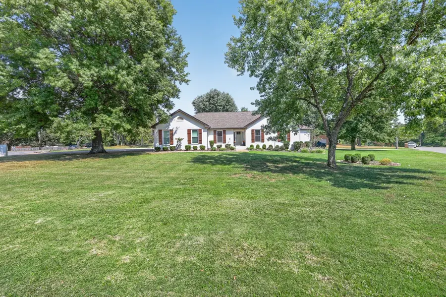 692 Northridge Dr, Gallatin, TN 37066 - #3