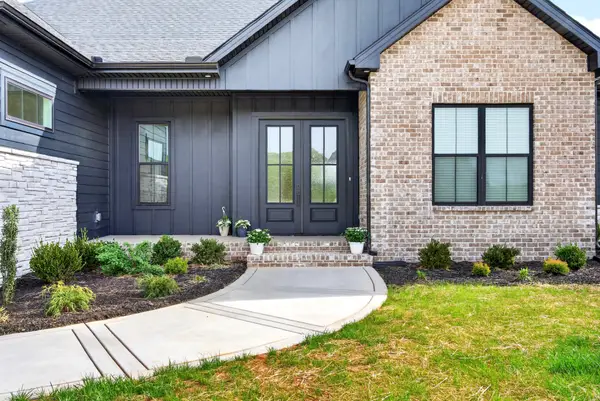 2 Pace Rd, Clarksville, TN 37043