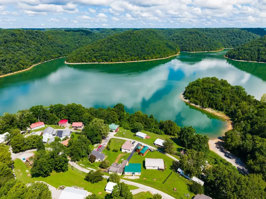 1369 Austin Lake Rd, Baxter, TN 38544 - #2