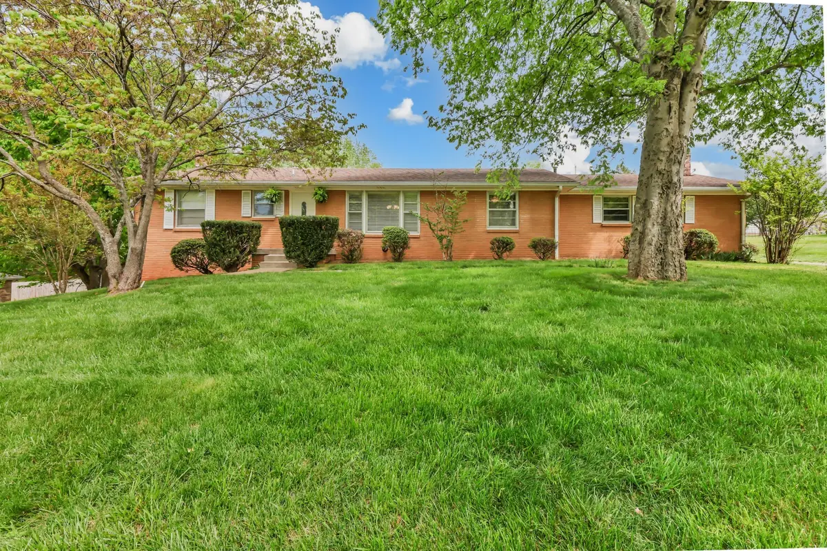 1311 Oak Hill Dr, Clarksville, TN 37040 - #1