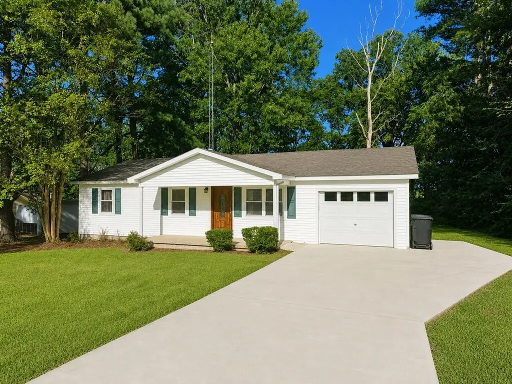 385 Clifty Village Ln, Paris, TN 38242 - #1