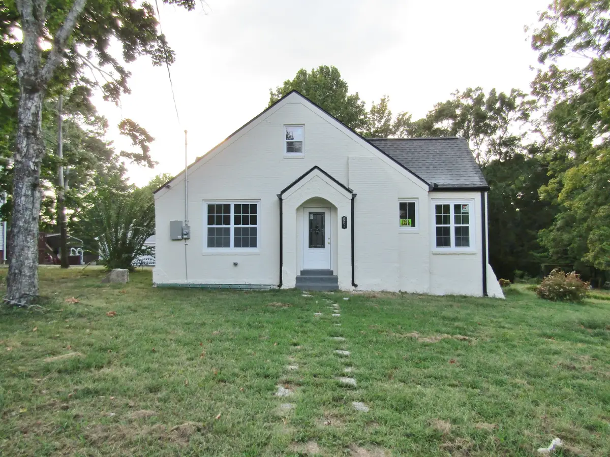 864 Yell Rd, Lewisburg, TN 37091 - #1