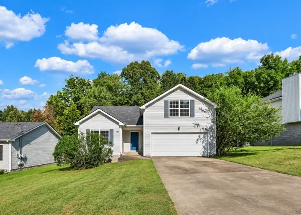 2956 Core Dr, Clarksville, TN 37040