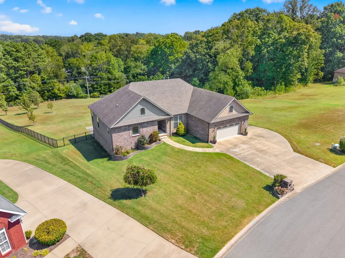 814 Iron Wood Cir, Clarksville, TN 37043 - #1