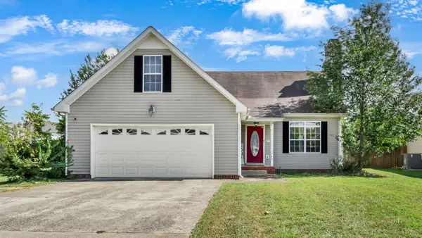 1967 Whirlaway Cir, Clarksville, TN 37042