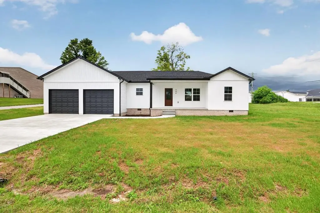 208 E Crawford Ave, Monterey, TN 38574 - #1