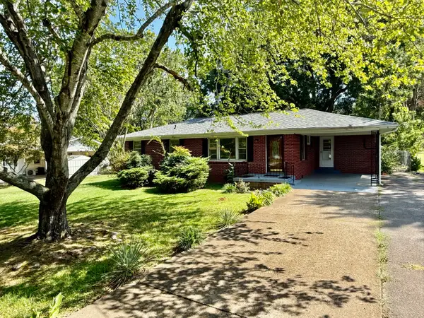 102 Patterson St, Paris, TN 38242