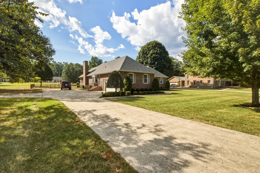 105 Kingsridge Blvd, Tullahoma, TN 37388 - #3