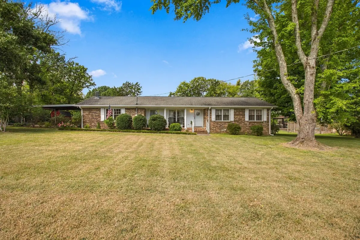 500 Skyline Dr S, Lewisburg, TN 37091 - #1