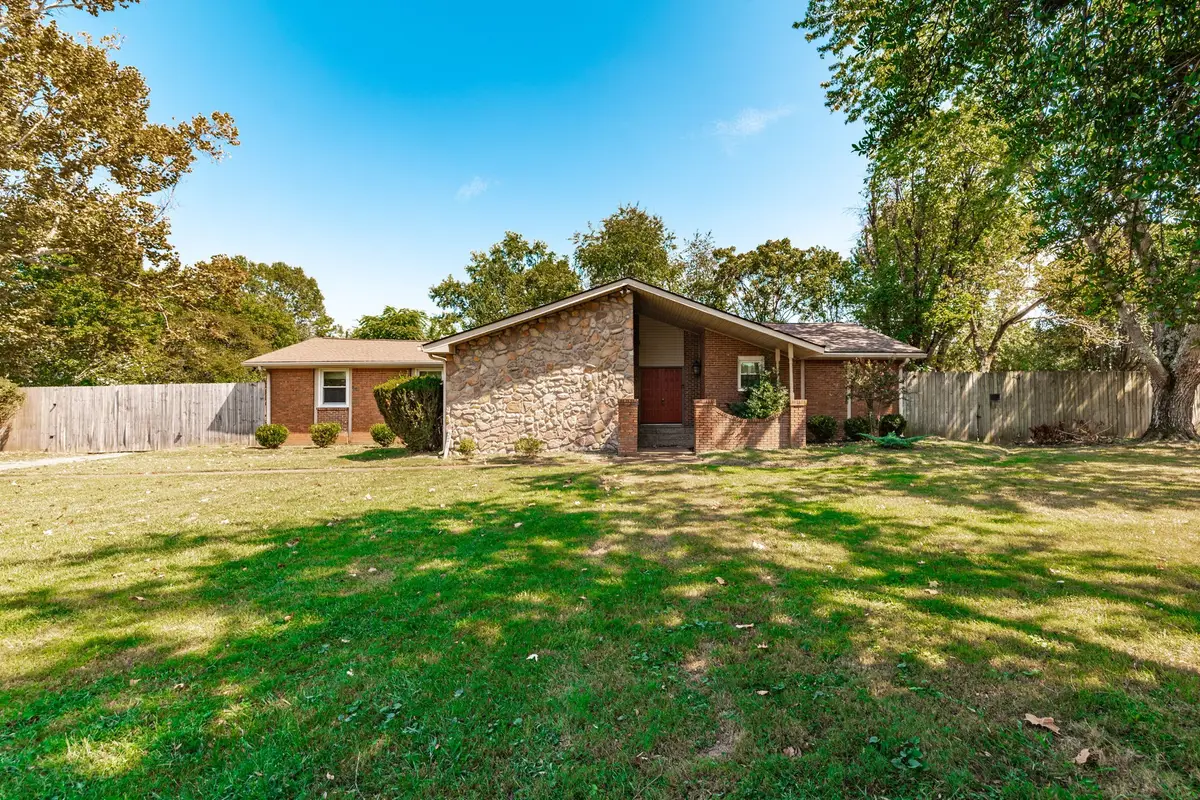 321 Douglas Bend Rd, Gallatin, TN 37066 - #1