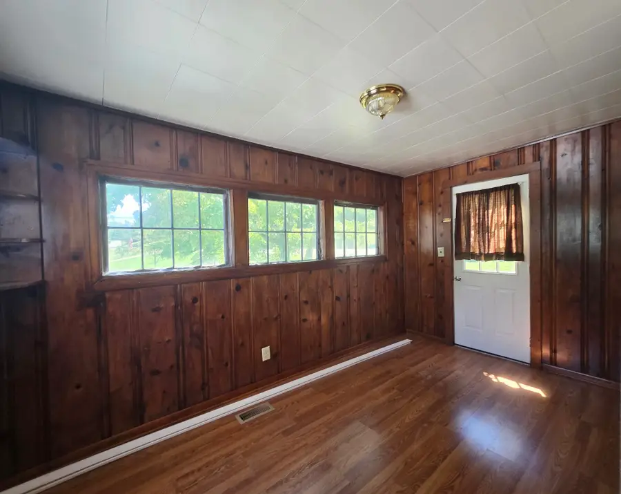 208 Westwood Dr, McMinnville, TN 37110 - #3