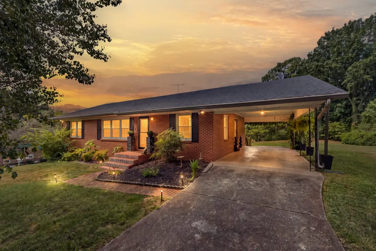 201 N Hardin Dr, Columbia, TN 38401 - #1