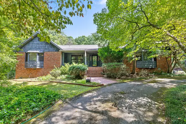 2325 Wood Sorrell Lane, Signal Mountain, TN 37377