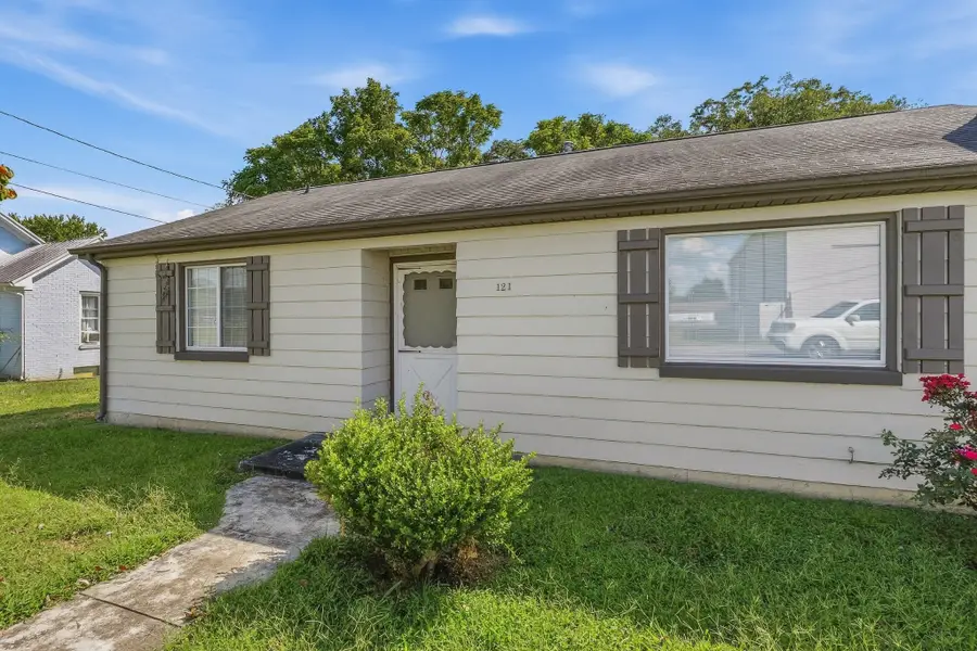 121 Walker St, Sparta, TN 38583 - #3