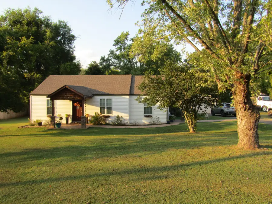326 Hillsdale St, Lewisburg, TN 37091 - #3