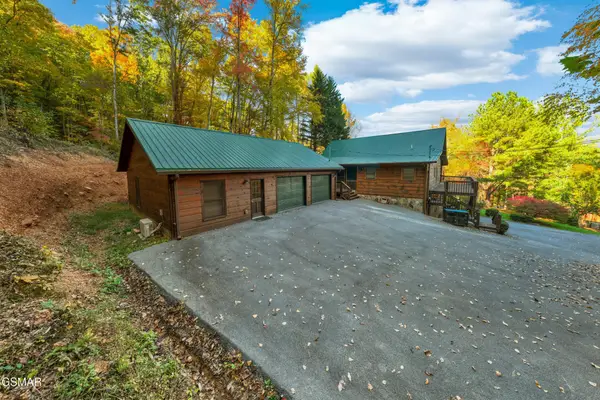 4094 Hickory Hollow Way, Sevierville, TN 37862