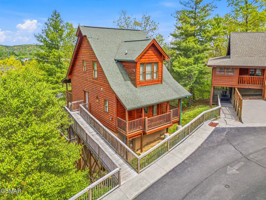 442 Big Bear Way, Pigeon Forge, TN 37863 - #2
