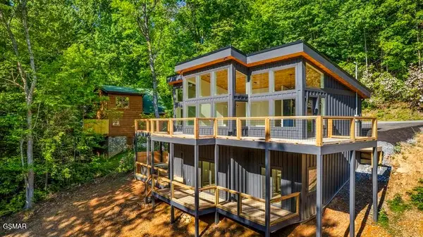 2257 Beach Front Drive, Sevierville, TN 37876