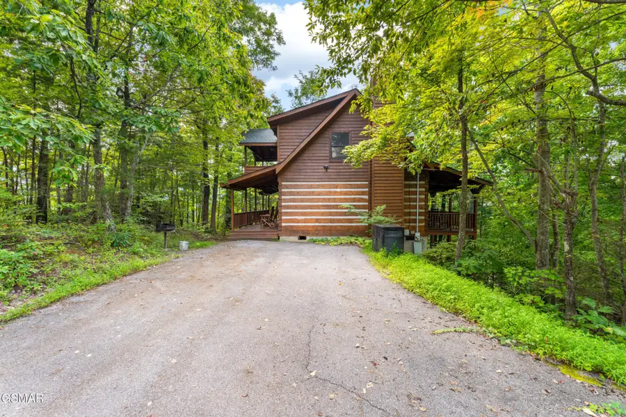 560 Thissa Way, Gatlinburg, TN 37738 - #2