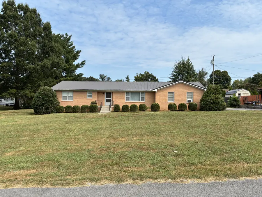 124 Clearview Dr, McMinnville, TN 37110 - #3