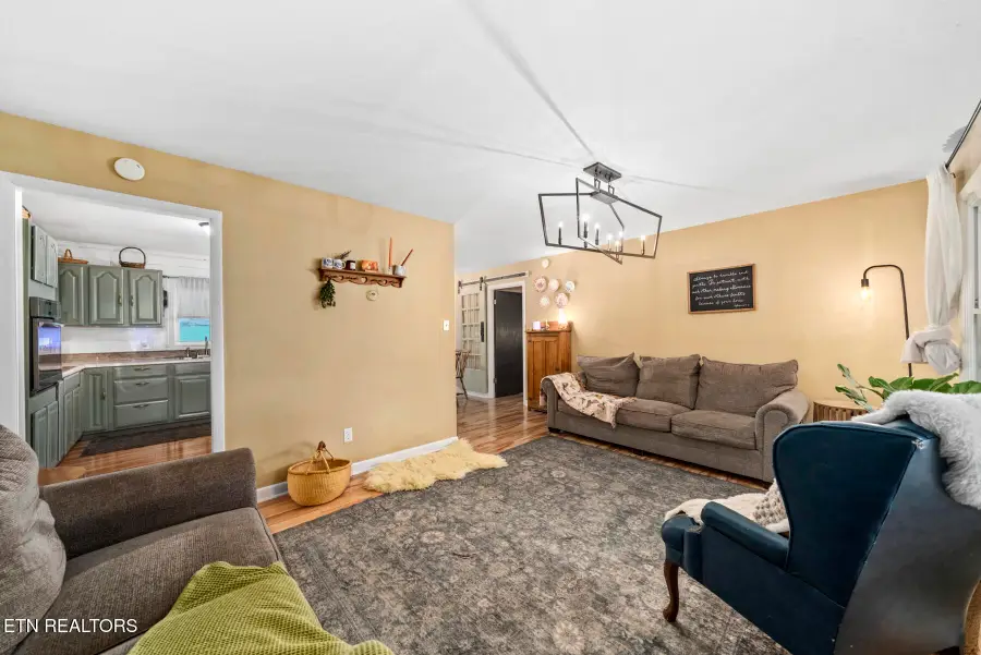 516 Madison Ave, Sparta, TN 38583 - #3