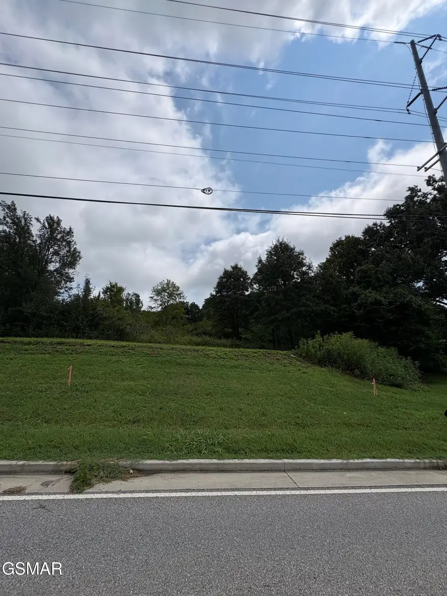 34 Midway Road, Strawberry Plains, TN 37871 - #2