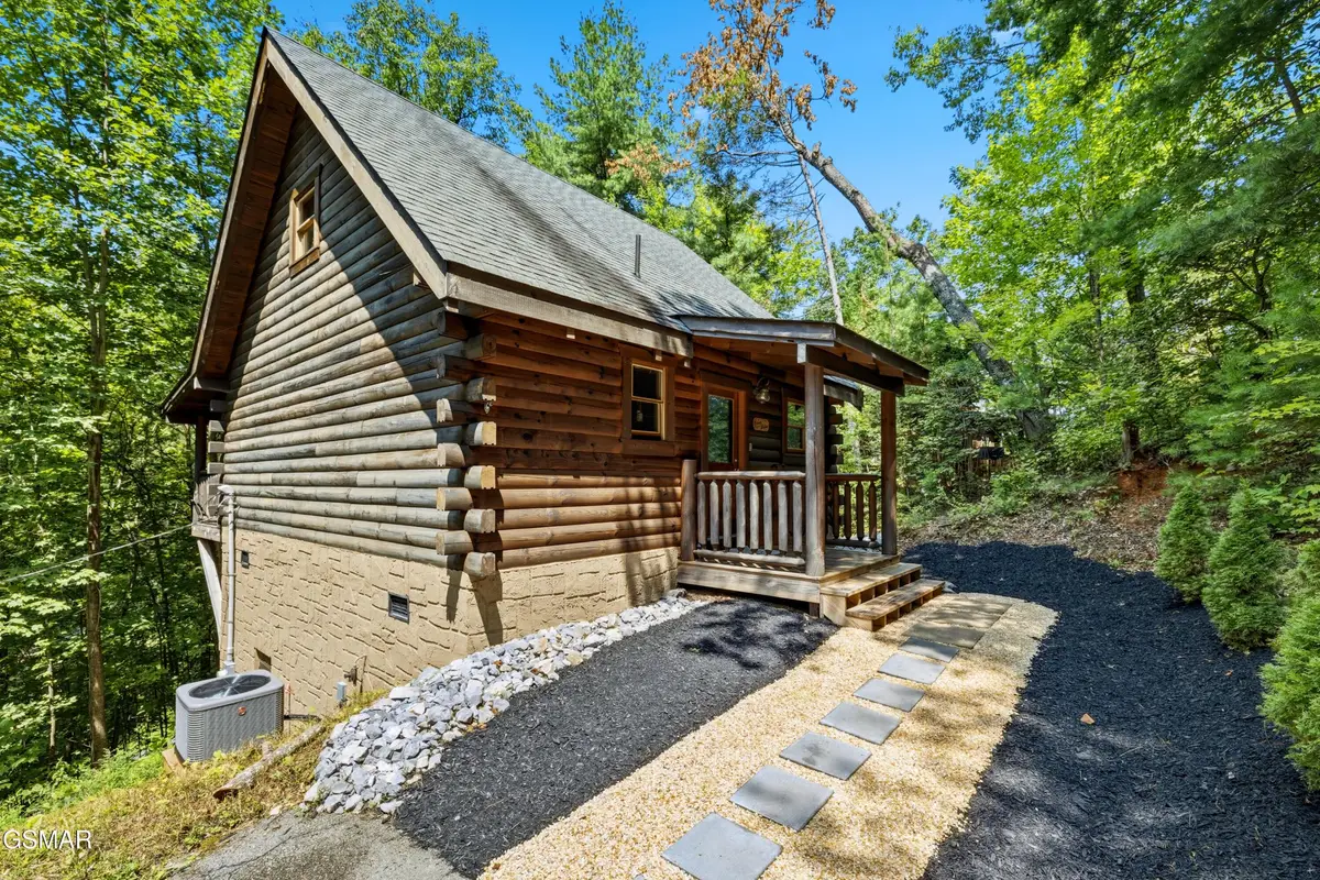 1922 Beach Front Drive #1922, Sevierville, TN 37876 - #1