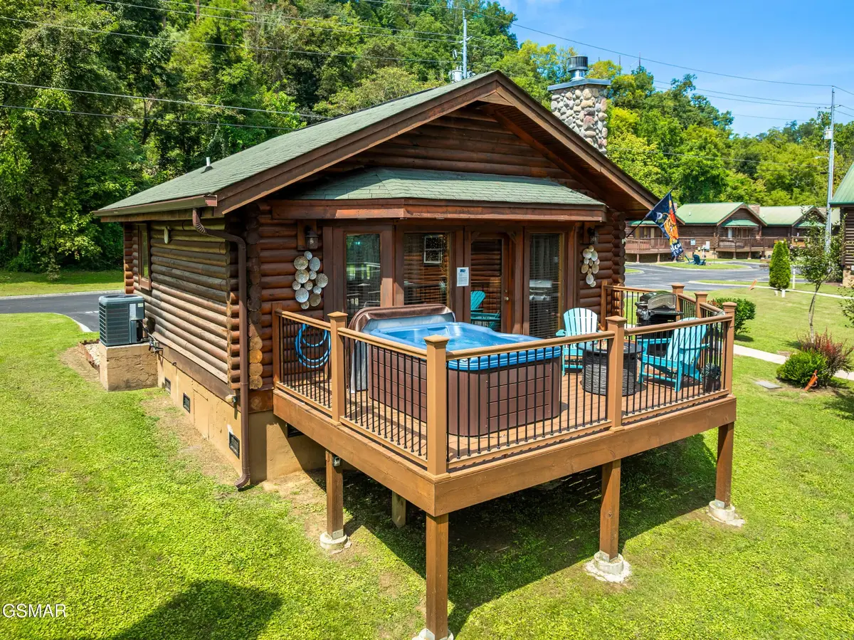 2323 River Port Way, Pigeon Forge, TN 37863 - #1