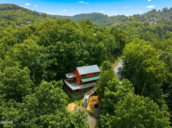 2411 Misty Shadows Drive, Pigeon Forge, TN 37862